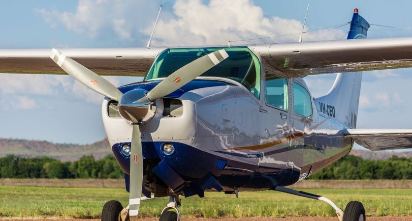 Cessna 210